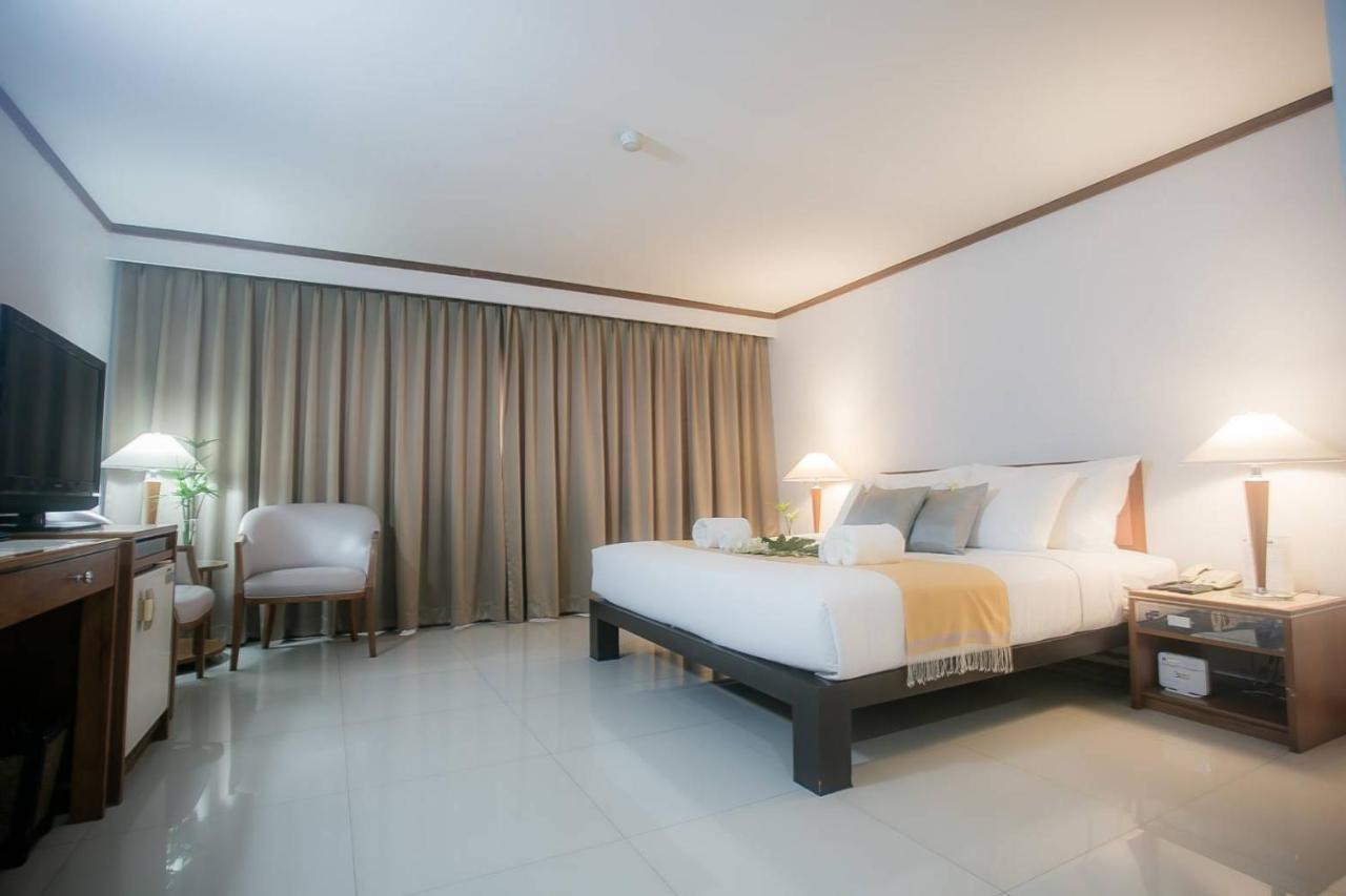 Friday Hotel Uttaradit Εξωτερικό φωτογραφία