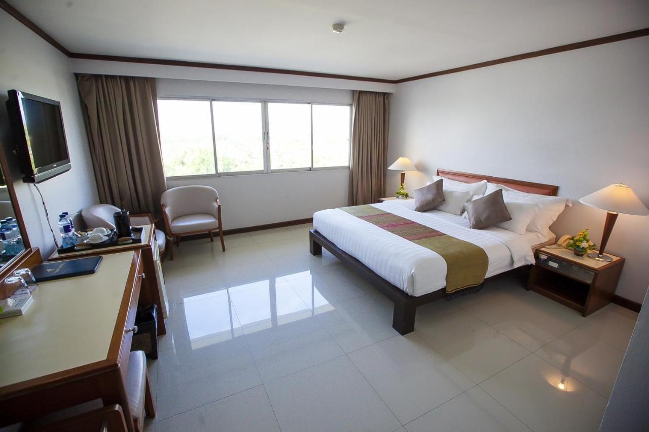 Friday Hotel Uttaradit Εξωτερικό φωτογραφία